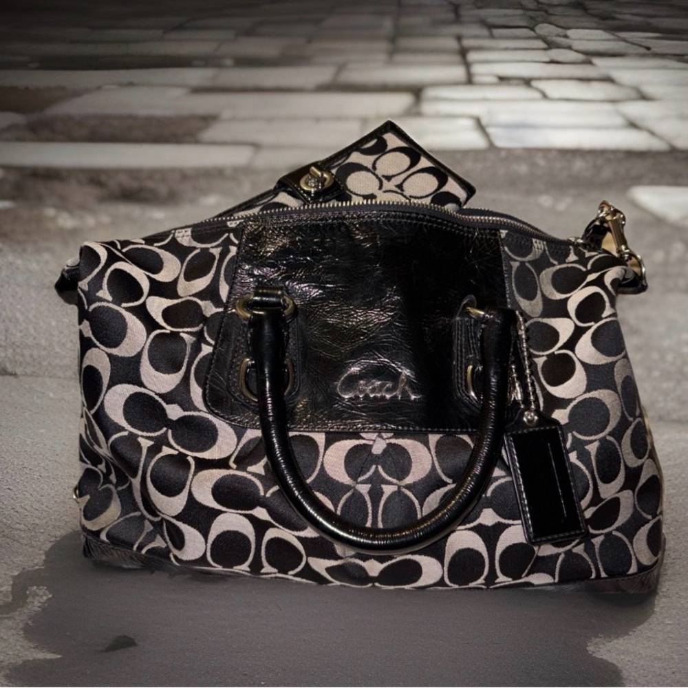 Coach Ashley EUC Black Patent and Gray Canvas C Signature w/ Dual handle Satchel